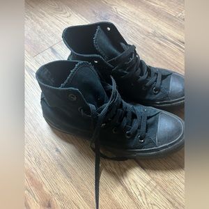 Womens 7.5 converse